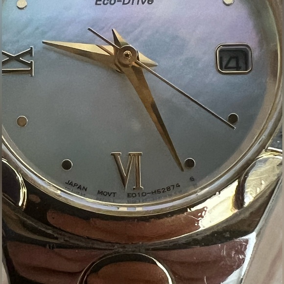 Citizen Eco-Drive Ladies Watch Genuine Diamonds Pearl Dial Gold Tone Bracelet - Picture 9 of 15